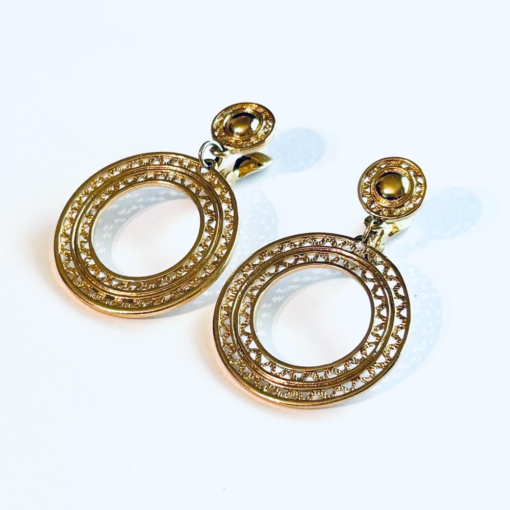 Elegant Monet Gold-Tone Hoop Clip-on Earrings, Vintage Monet - Picture 2 of 6